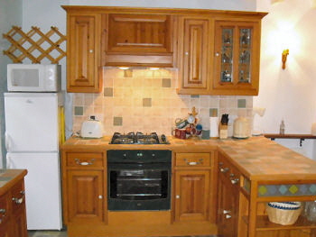 400 Pen Cei kitchen03